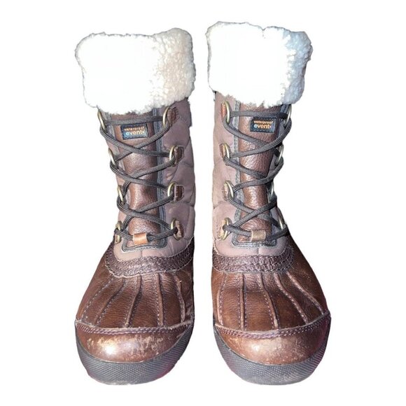 UGG Women's NEWBERRY 3224 Quilted Snow Boot (Waterproof, Shearling Lined) Sz 9 - Picture 2 of 16